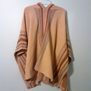 WD-NY BOHO PONCHO WITH HOOD